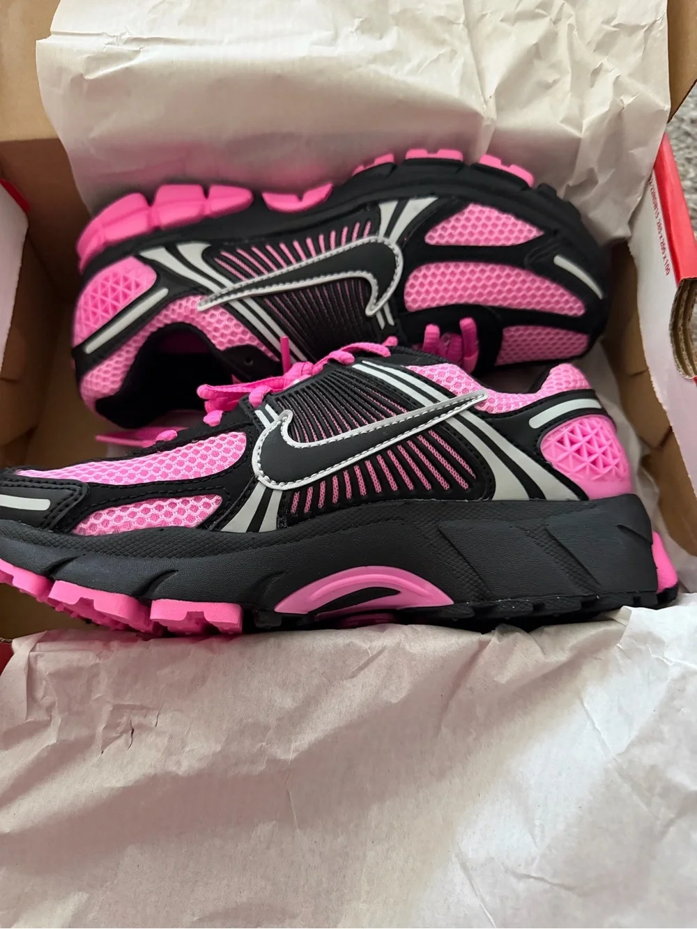 Nike Zoom Vomero 5 Pink Spell Black Sneakers Women's Size 5 NEW